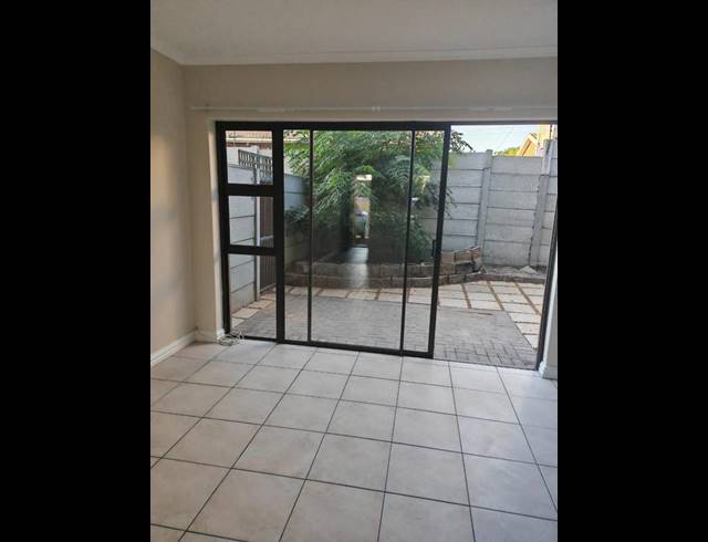 2 BEDROOM PROPERTY TO RENT IN TABLE VIEW